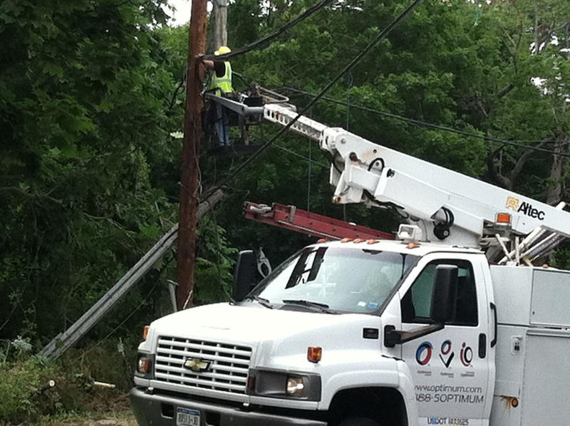 Illustration for article titled Jason Kidd Allegedly Drives Into A Telephone Pole, New Boss James Dolan's Cable Company Has To Clean Up Mess